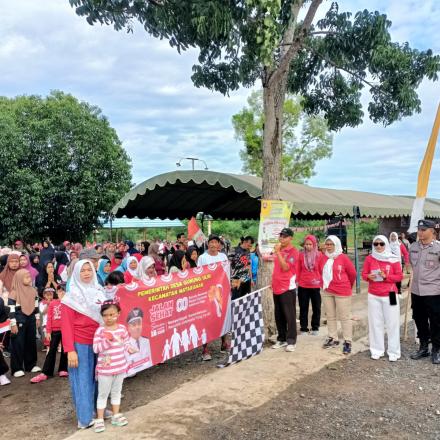 Sangat Meriah : Pemdes Gunung Ulin Gelar Jalan Santai Memperingati HUT Ke 80 RI 